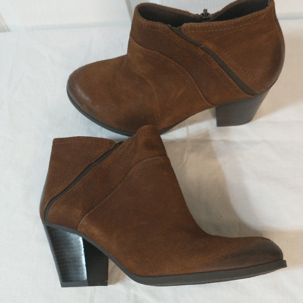 Franco Sarto Suede Brown Ankle Booties Side Zip Size 8.5. VGC